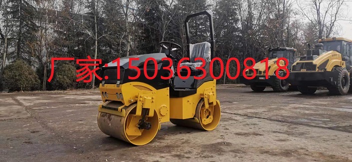 路通雙鋼輪振動(dòng)壓路機(jī) 路通雙鋼輪振動(dòng)壓路機(jī)