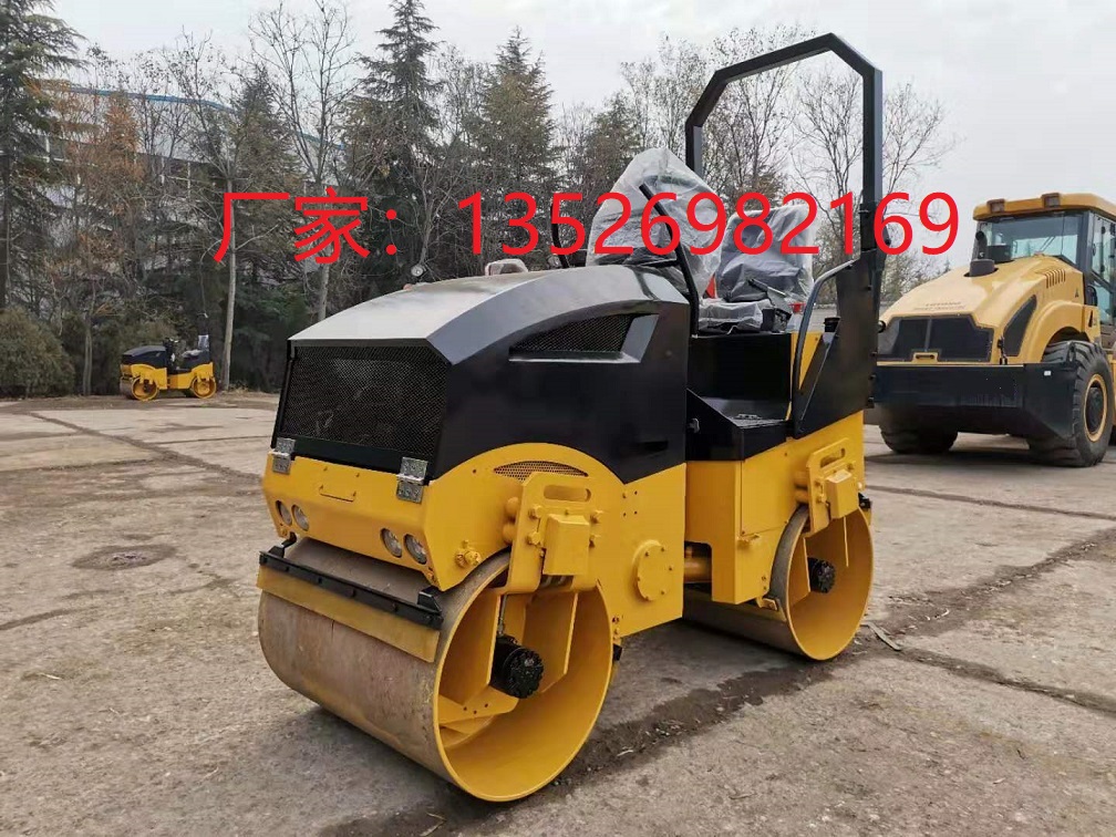 洛工2噸全液壓壓路機(jī) 洛工2噸全液壓壓路機(jī)