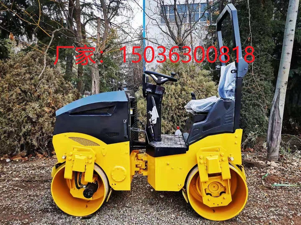洛陽(yáng)1.5噸全液壓壓路機(jī) 洛陽(yáng)1.5噸全液壓壓路機(jī)